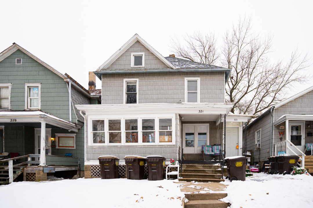 321-323 W Clark Street Property Photo