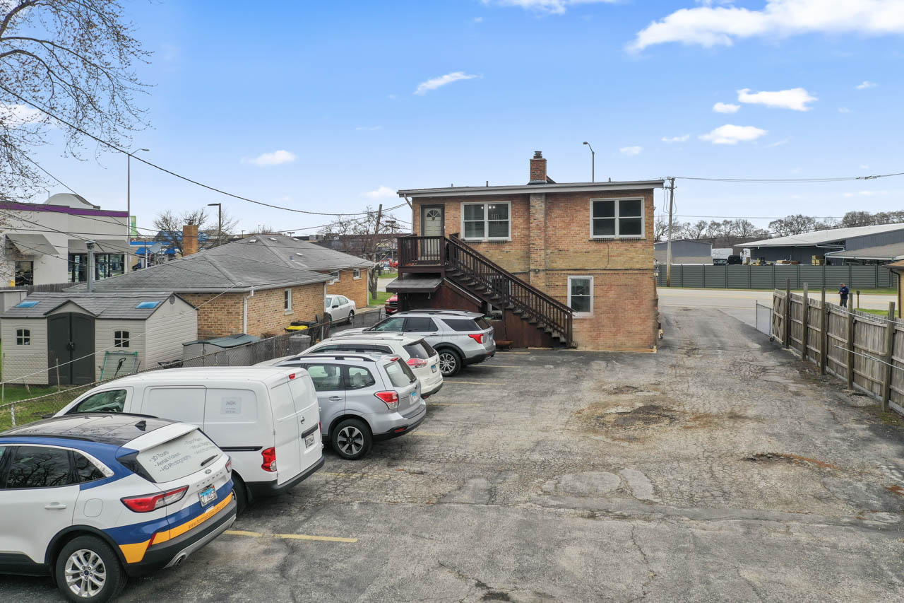 310 W Irving Park Road Property Photo 42