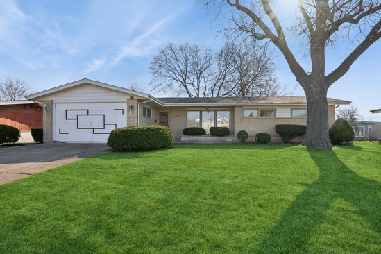 5623 N Manor Lane Property Photo
