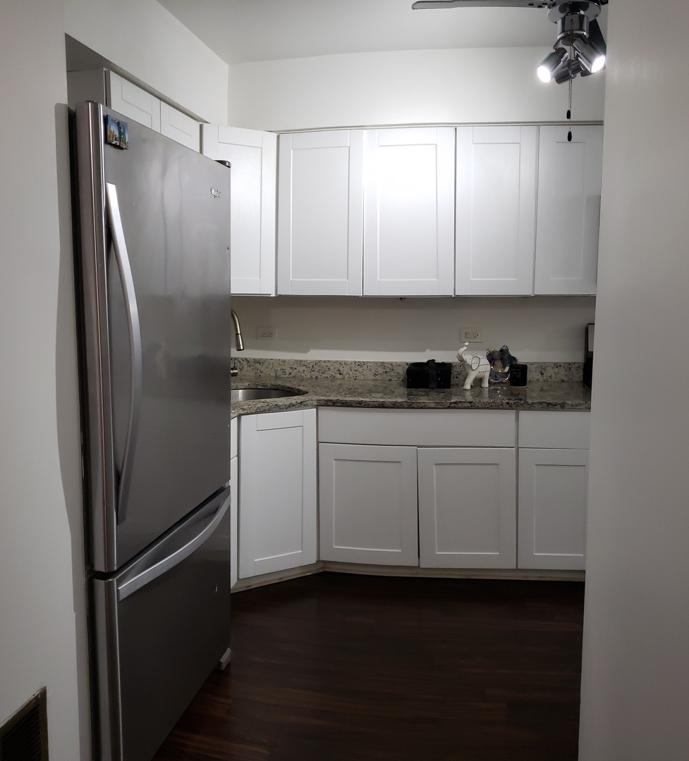 830 E 191st Place 702 Property Photo 15