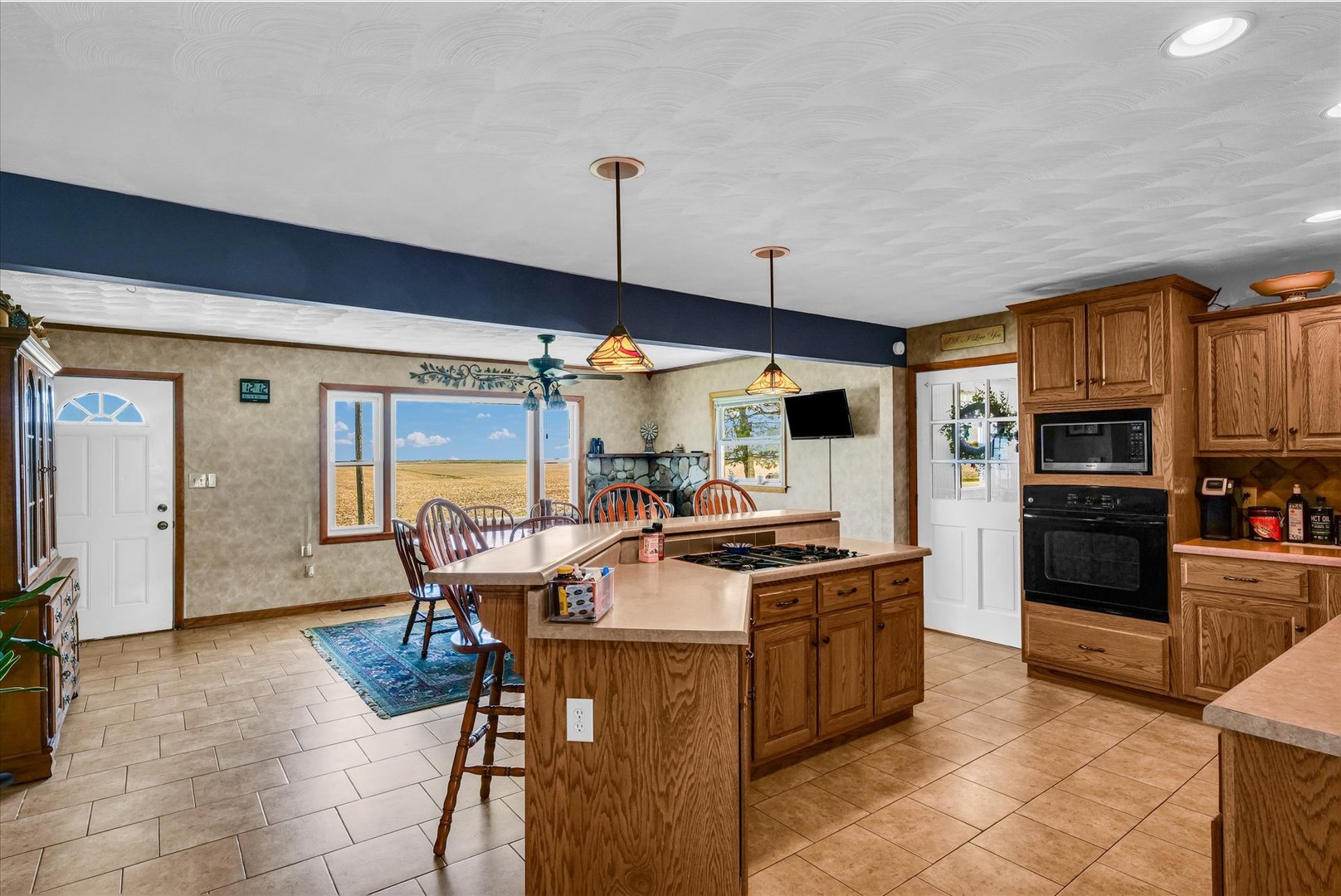 12584 N 4100 Road Property Photo 8