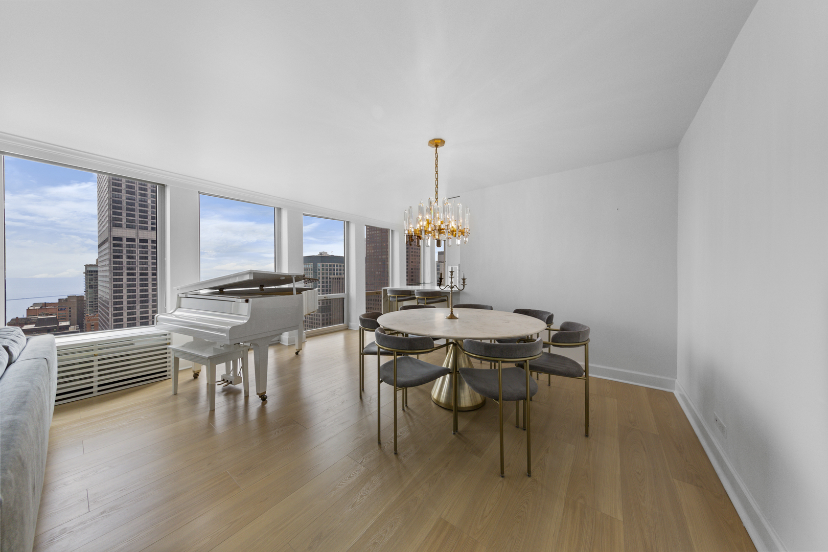 111 E Chestnut Street 38c Property Photo 12
