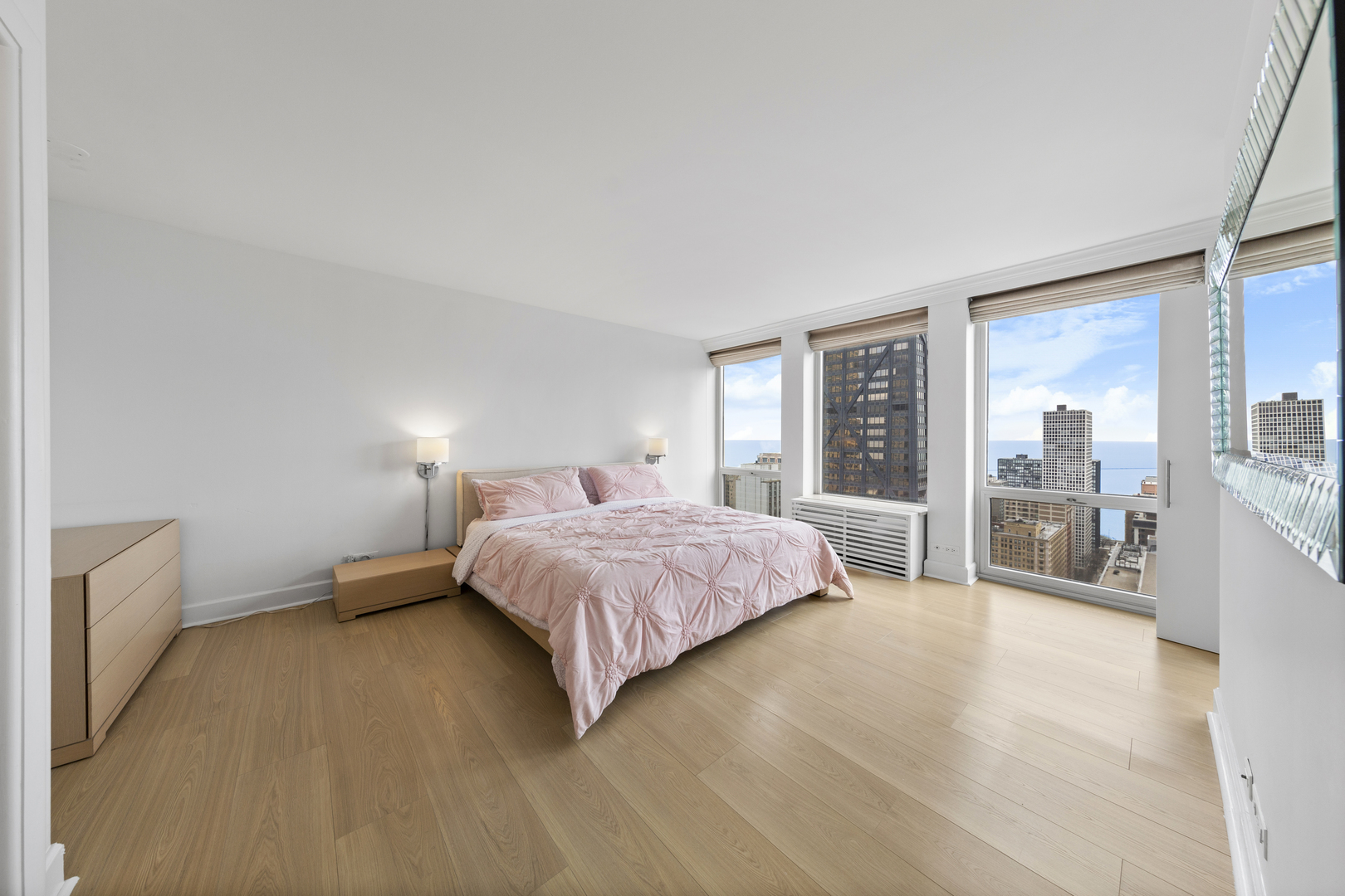 111 E Chestnut Street 38c Property Photo 17