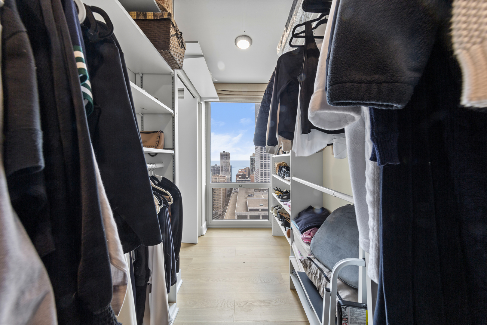111 E Chestnut Street 38c Property Photo 18