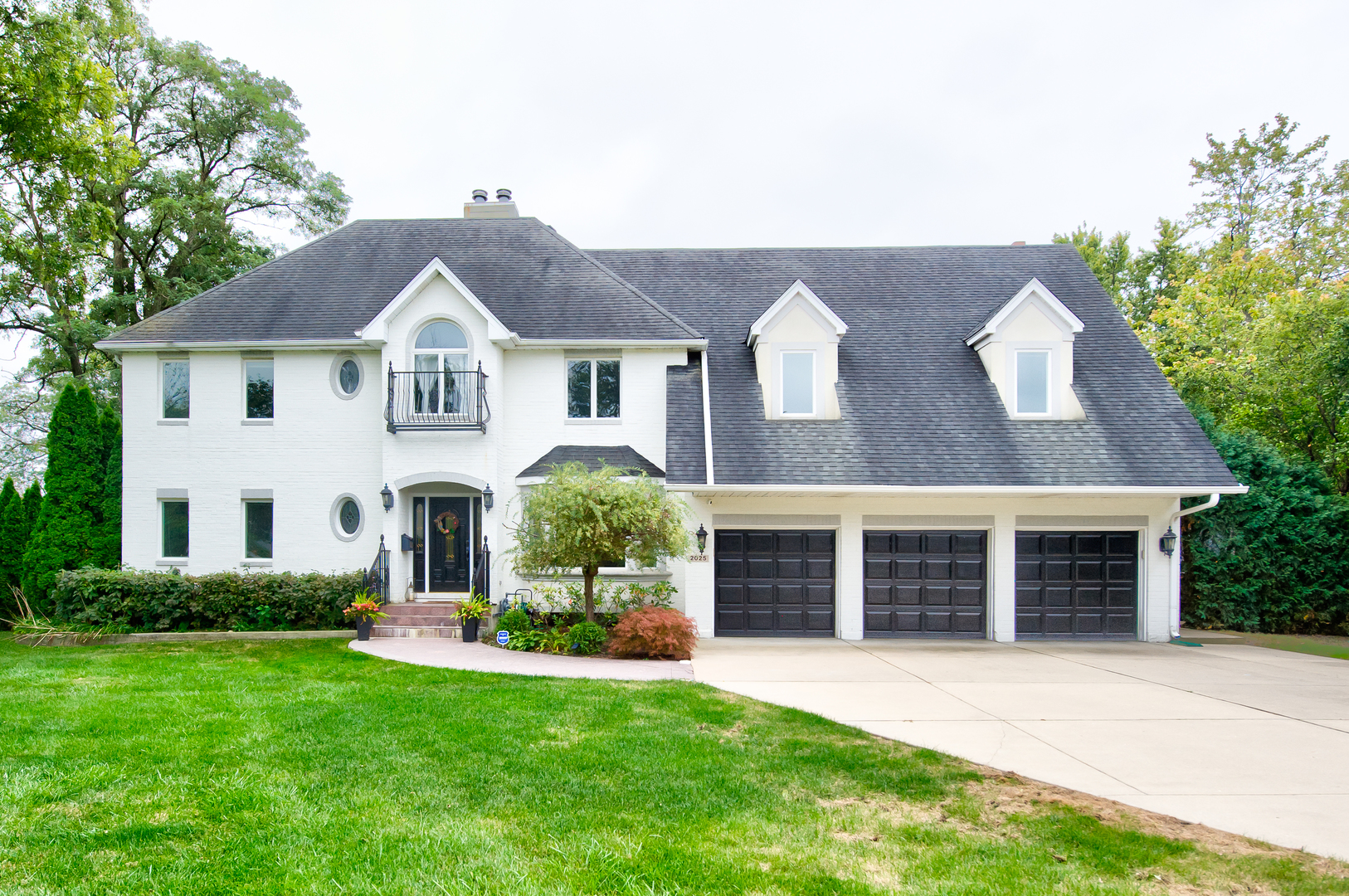 2025 Maplewood Road Property Photo