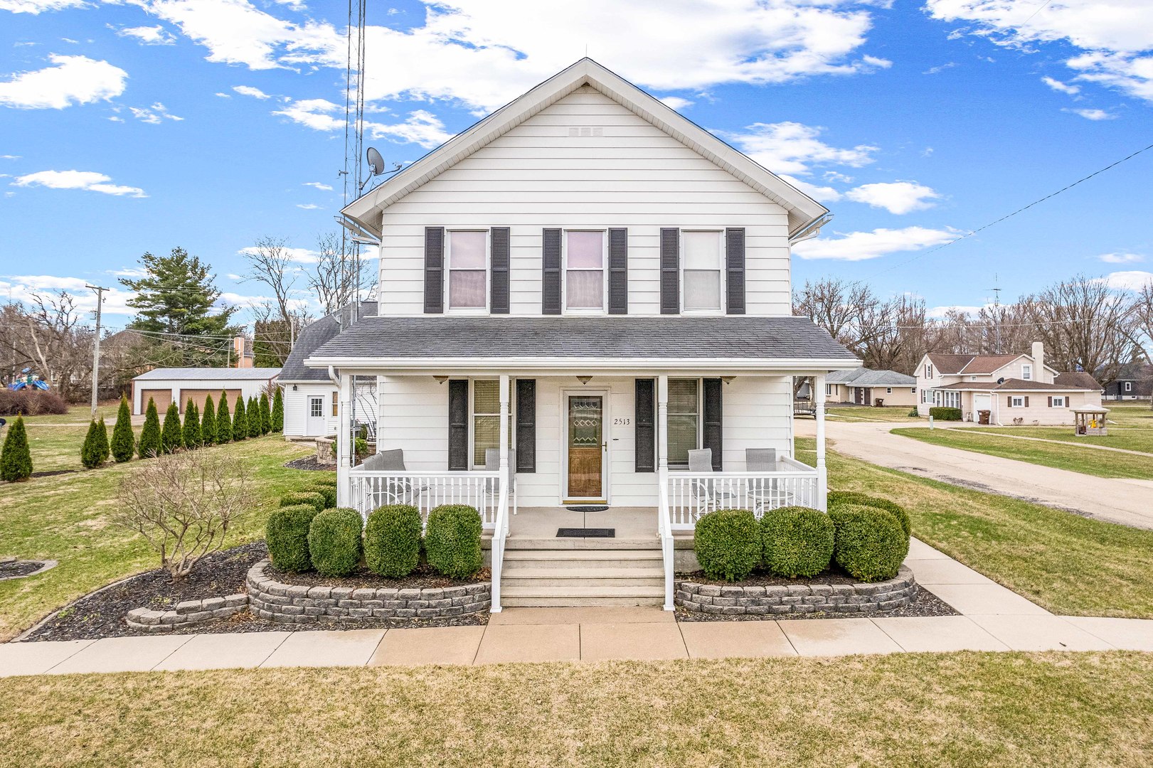 2513 Woods Street Property Photo 1