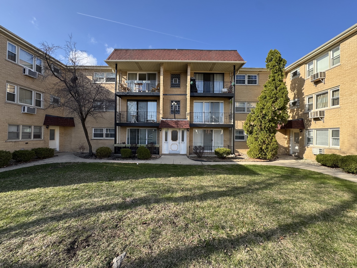 8854 N Grace Avenue 1nw Property Photo 1