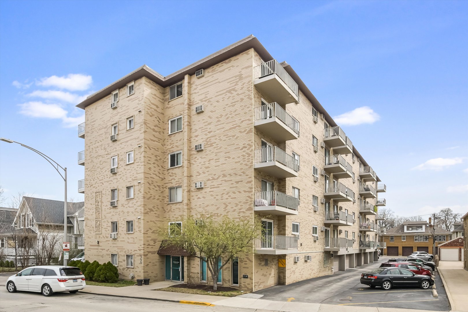 300 Circle Avenue 6b Property Photo