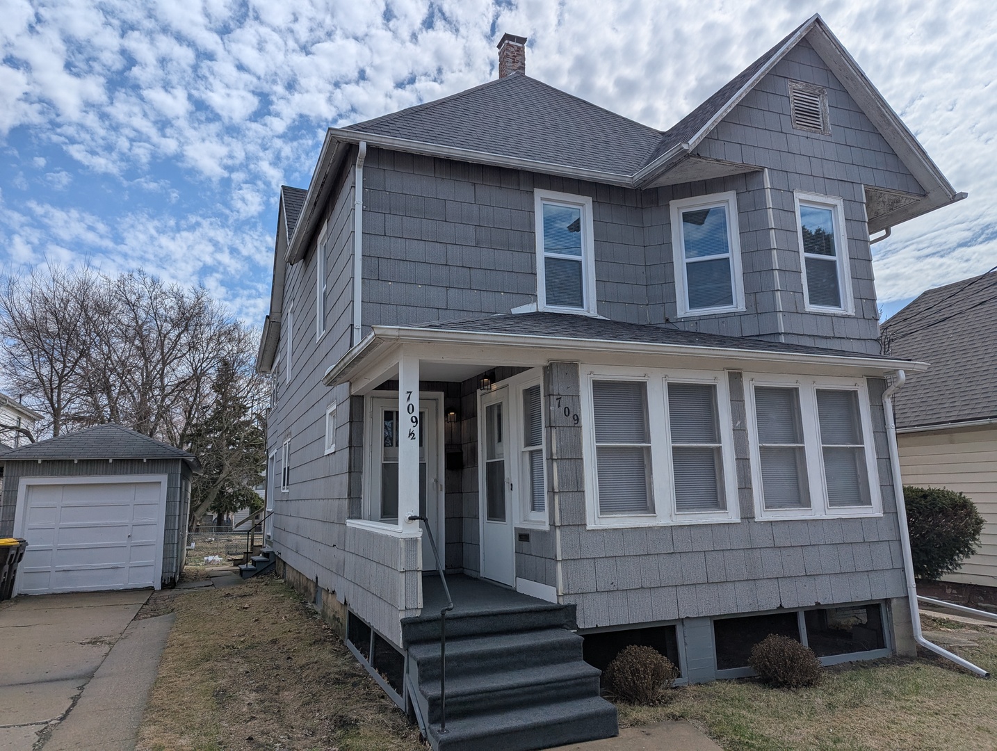 709 S Locust Avenue Property Photo
