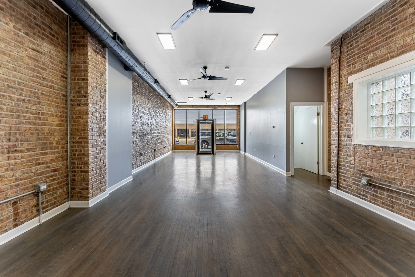 5436 W Fullerton Avenue Property Photo 4