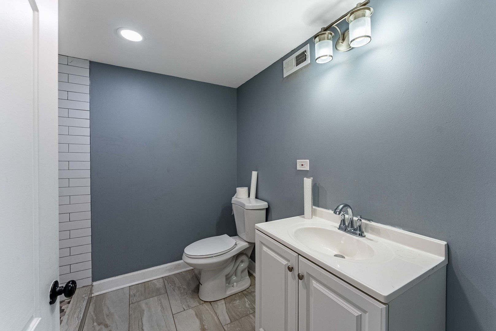 5436 W Fullerton Avenue Property Photo 14