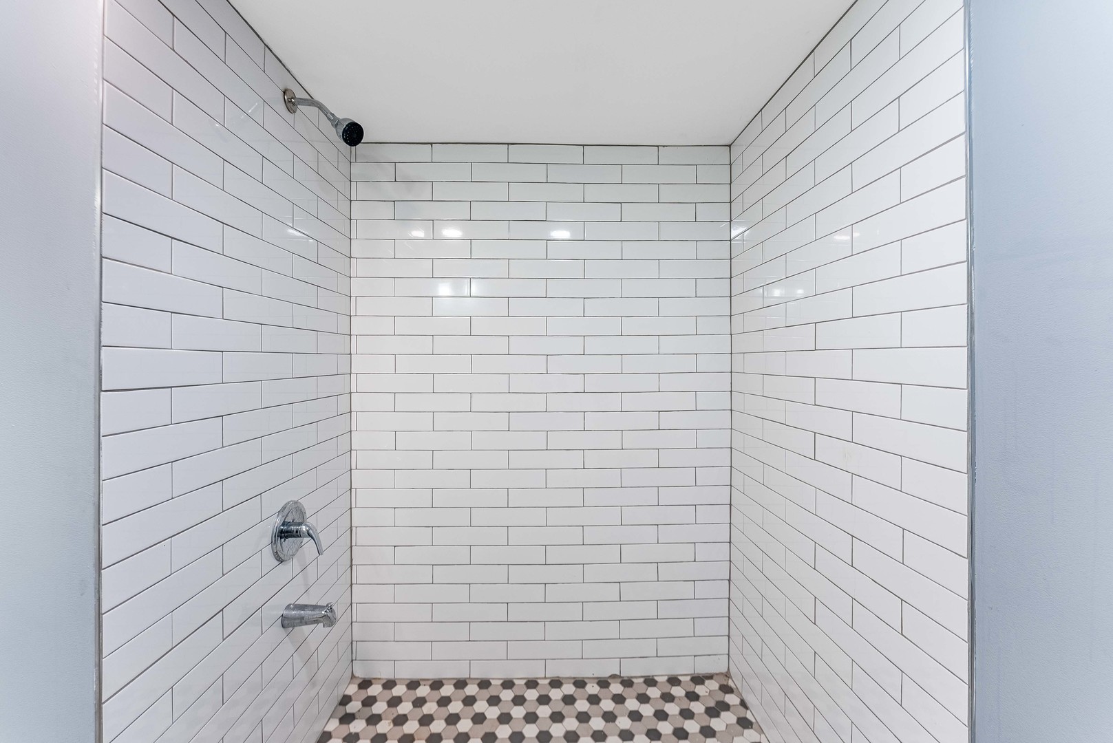 5436 W Fullerton Avenue Property Photo 16