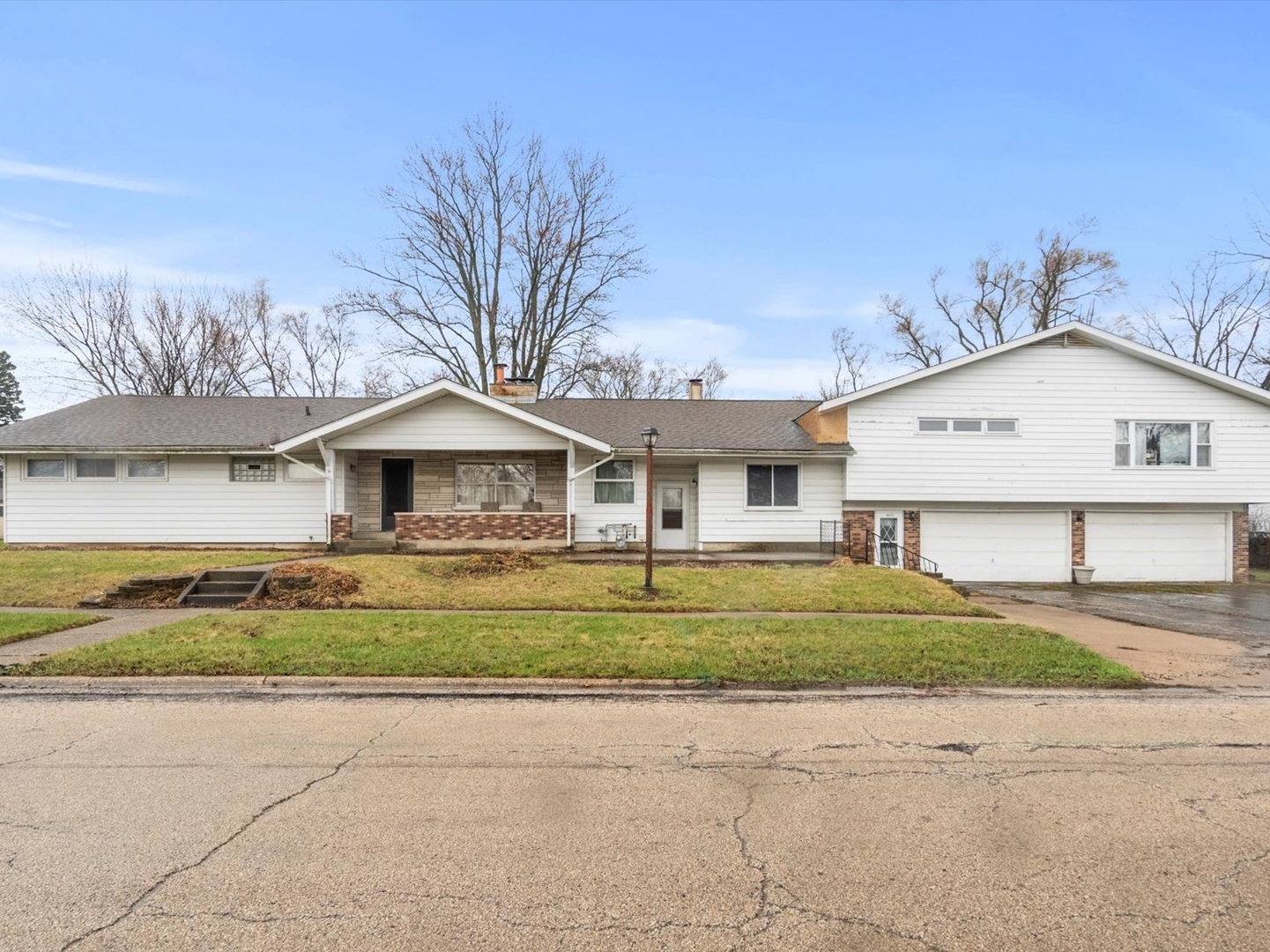 704 W Mckinley Street Property Photo 1