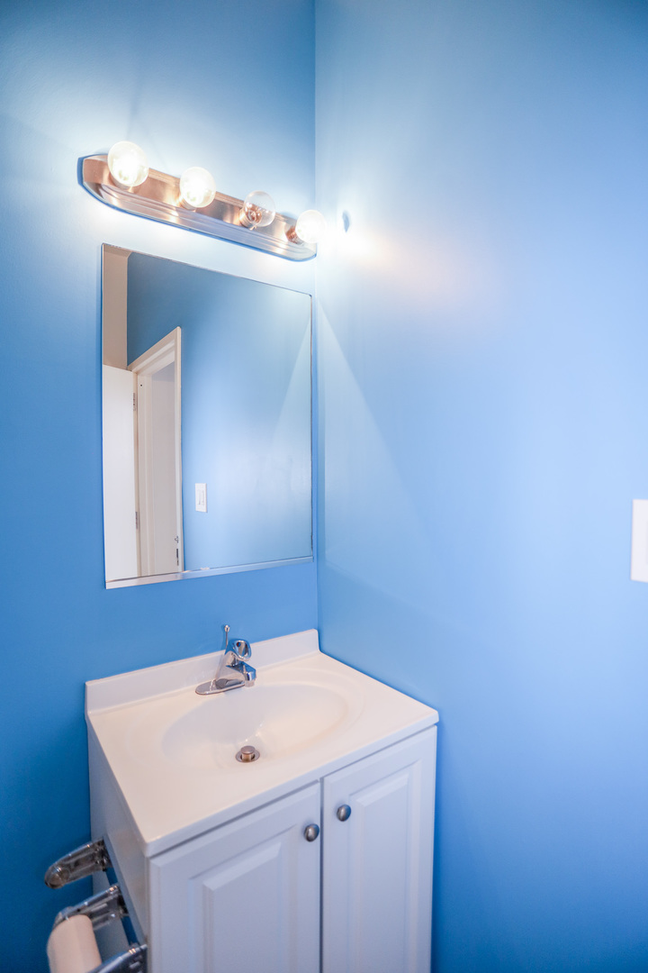 4525 N Ravenswood Avenue 201 Property Photo 9