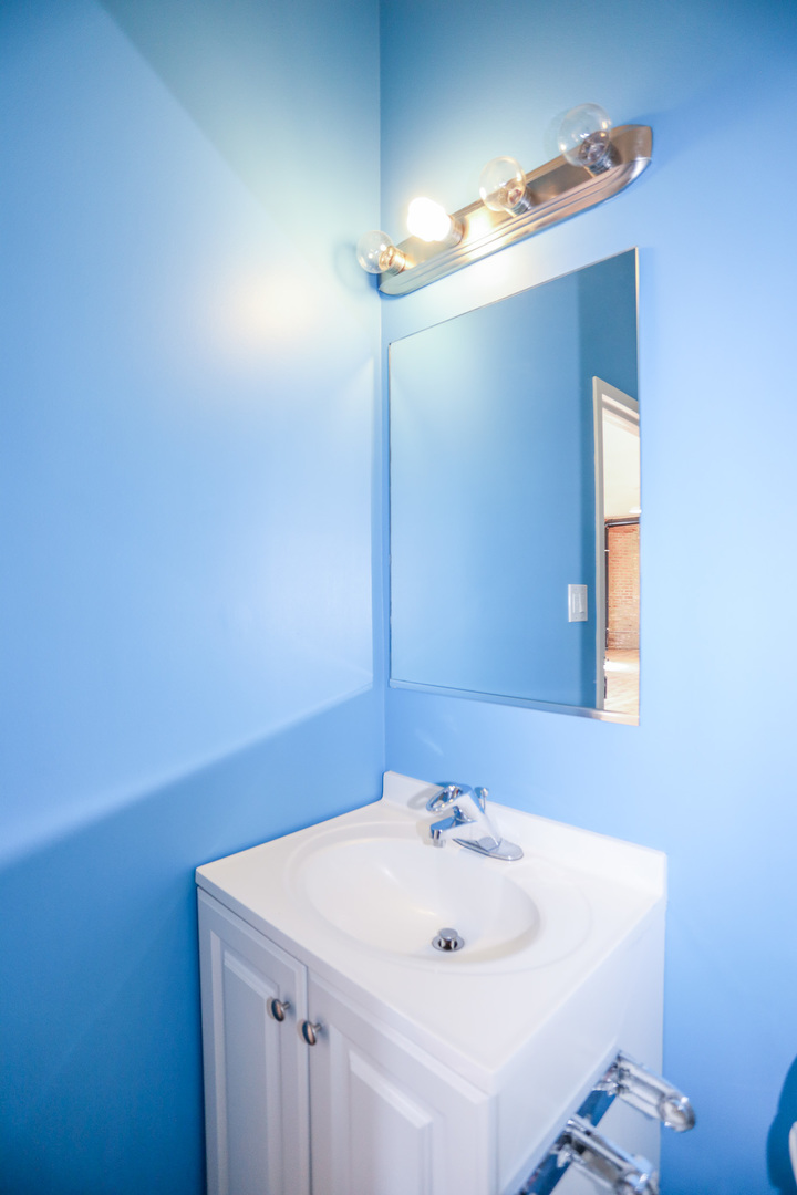 4525 N Ravenswood Avenue 201 Property Photo 13