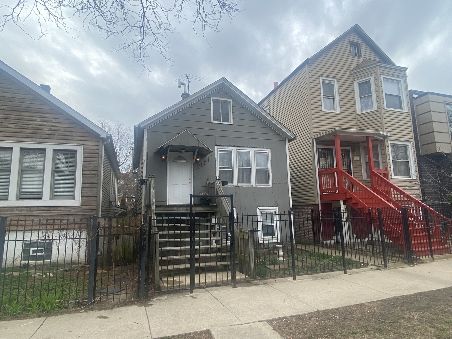 1717 N Mozart Avenue Property Photo 1