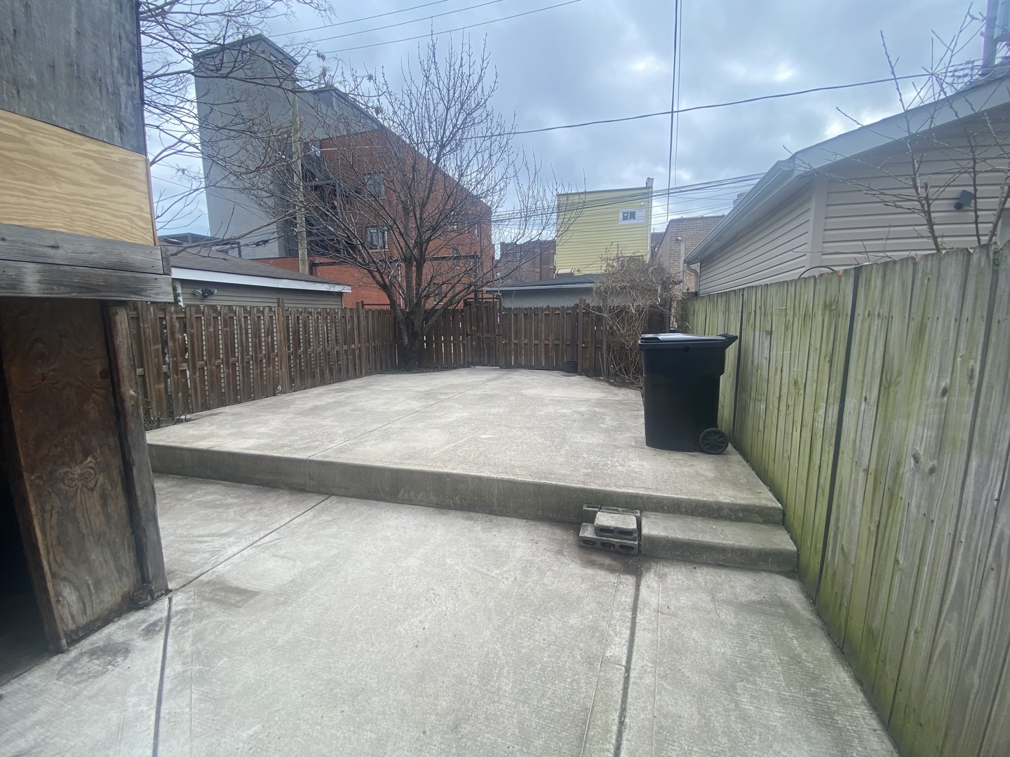 1717 N Mozart Avenue Property Photo 4