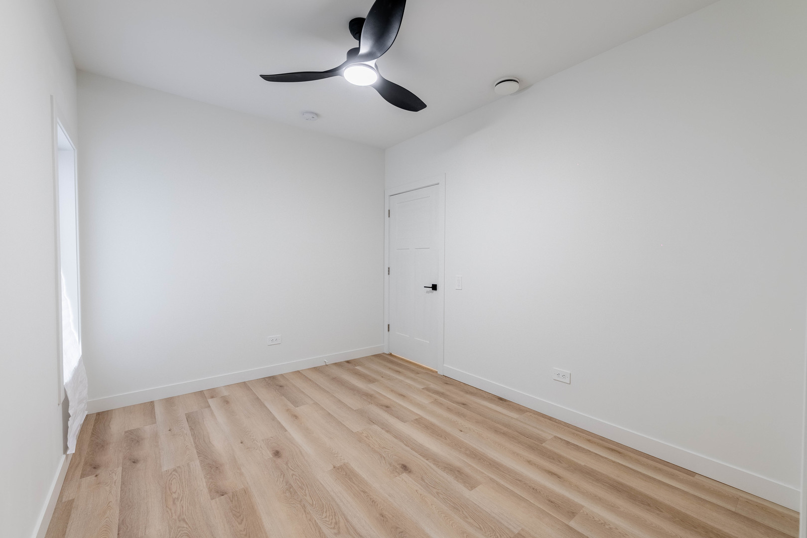 645 N Lawndale Avenue Property Photo 14