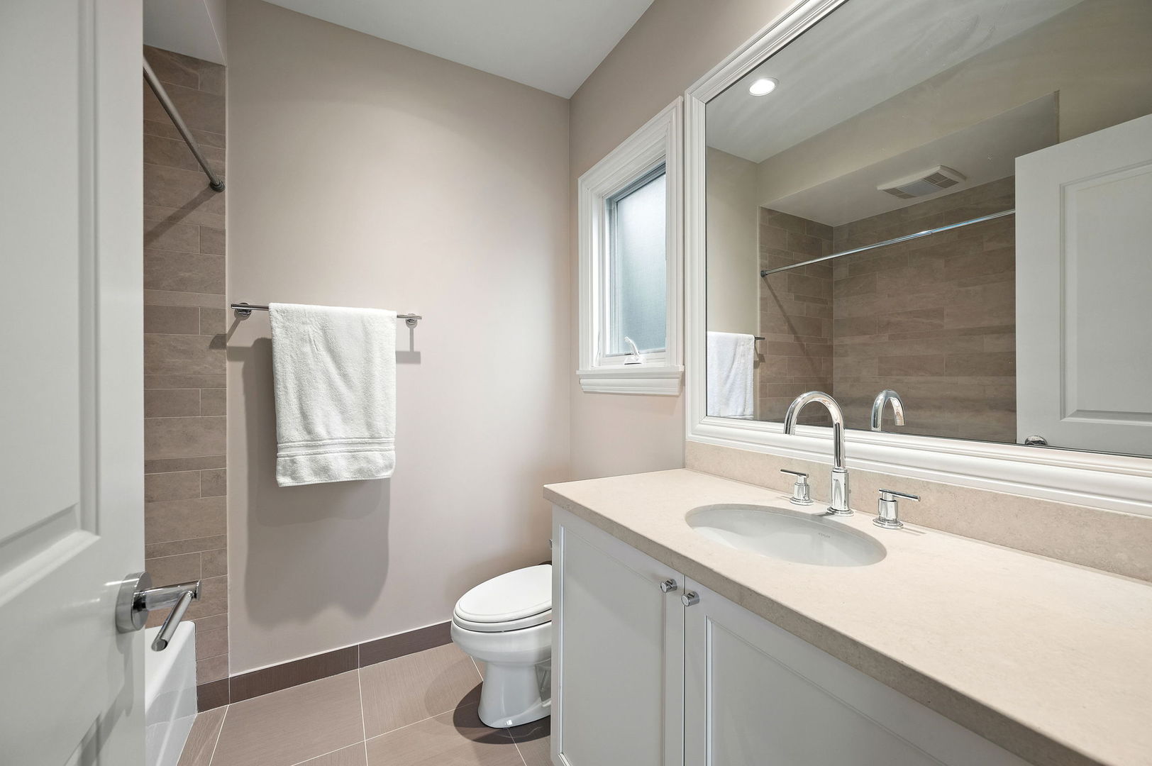 2730 N Hartland Court Property Photo 24