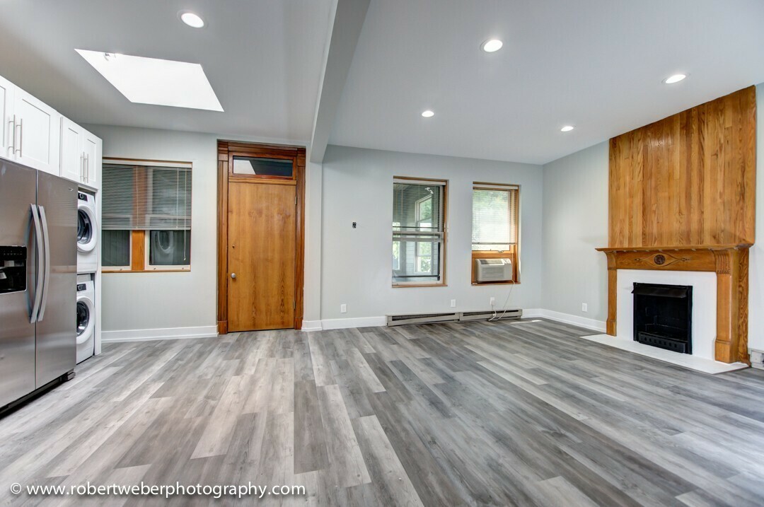 917 Pleasant Street Property Photo 6