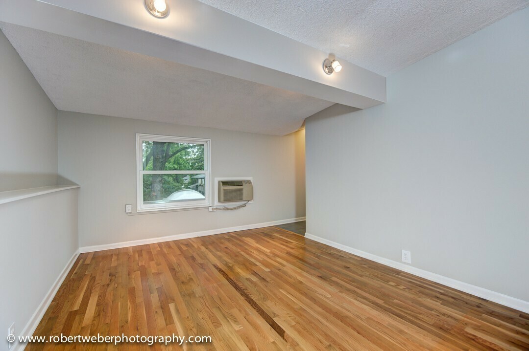 917 Pleasant Street Property Photo 23