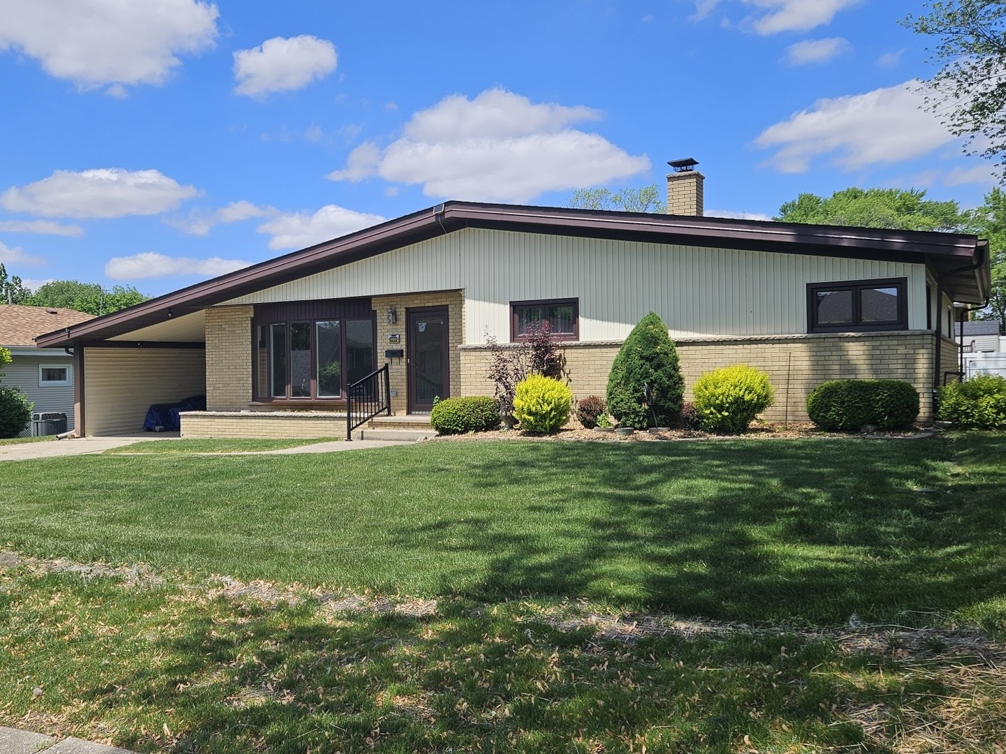 1359 Jerome Street Property Photo
