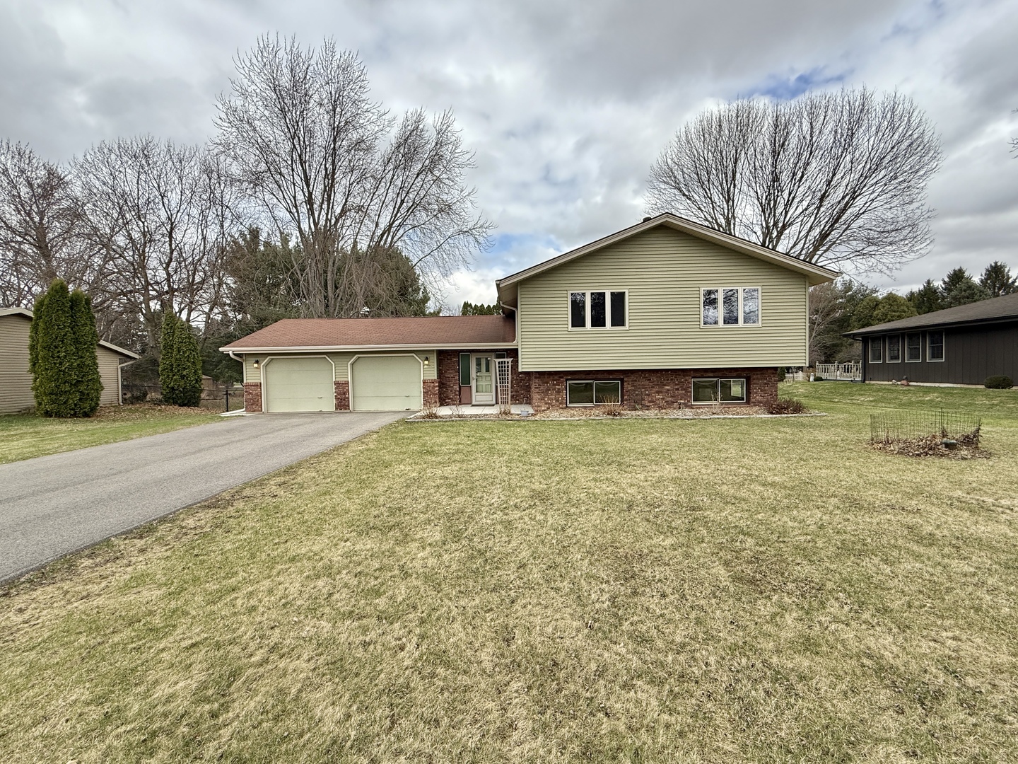 3216 Pheasant Lane Property Photo