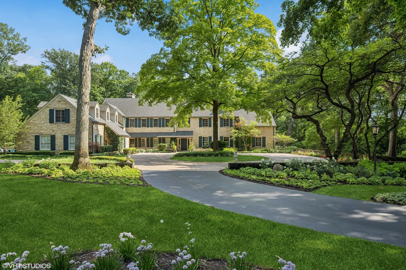 875 Country Club Road Property Photo