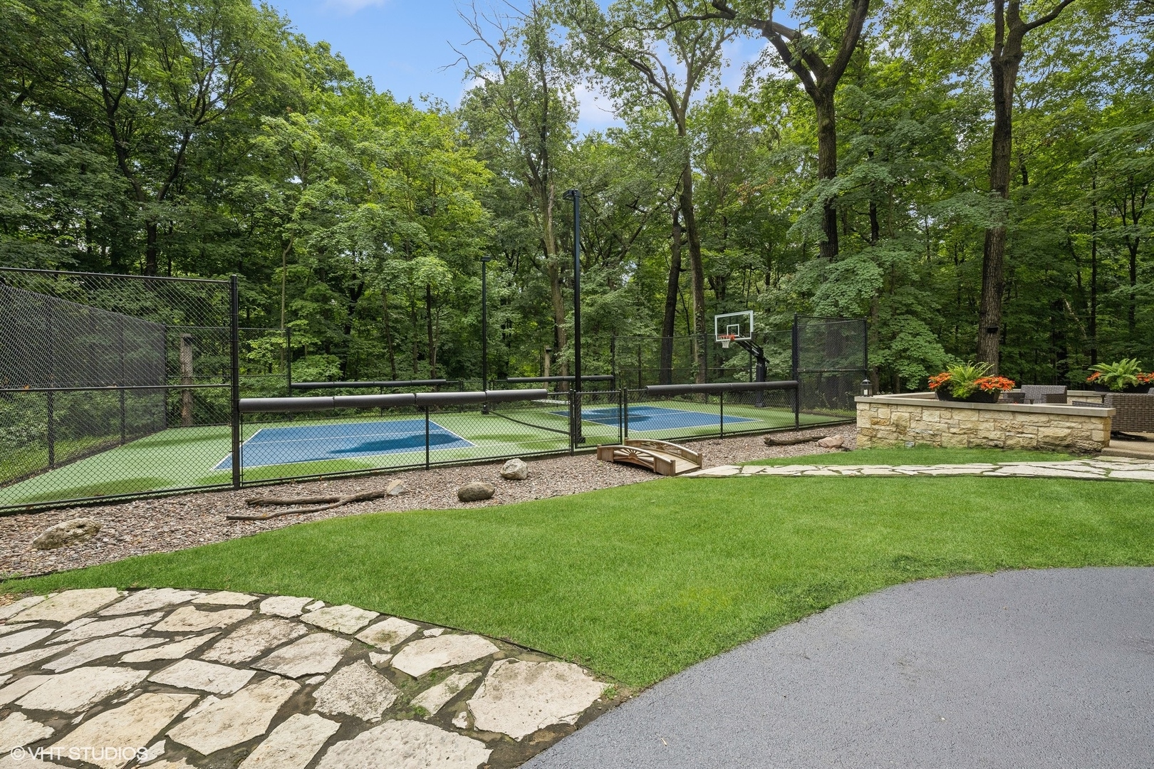 875 Country Club Road Property Photo 6