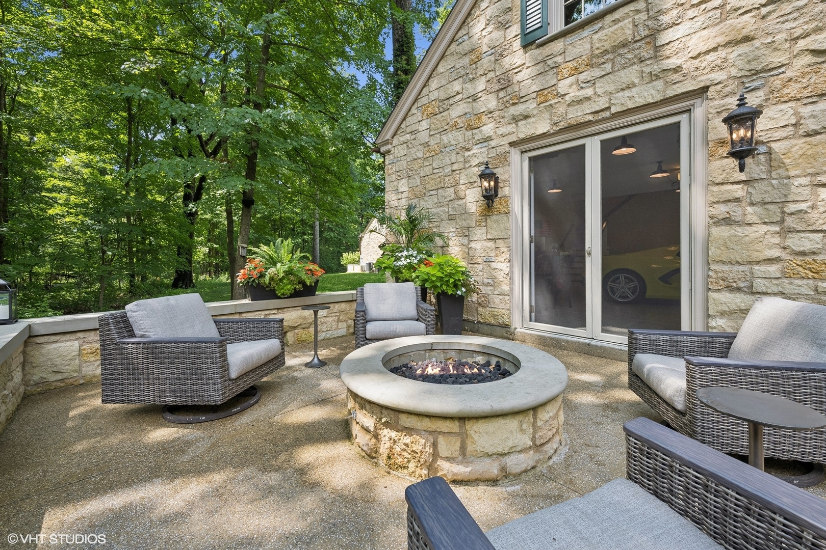 875 Country Club Road Property Photo 9