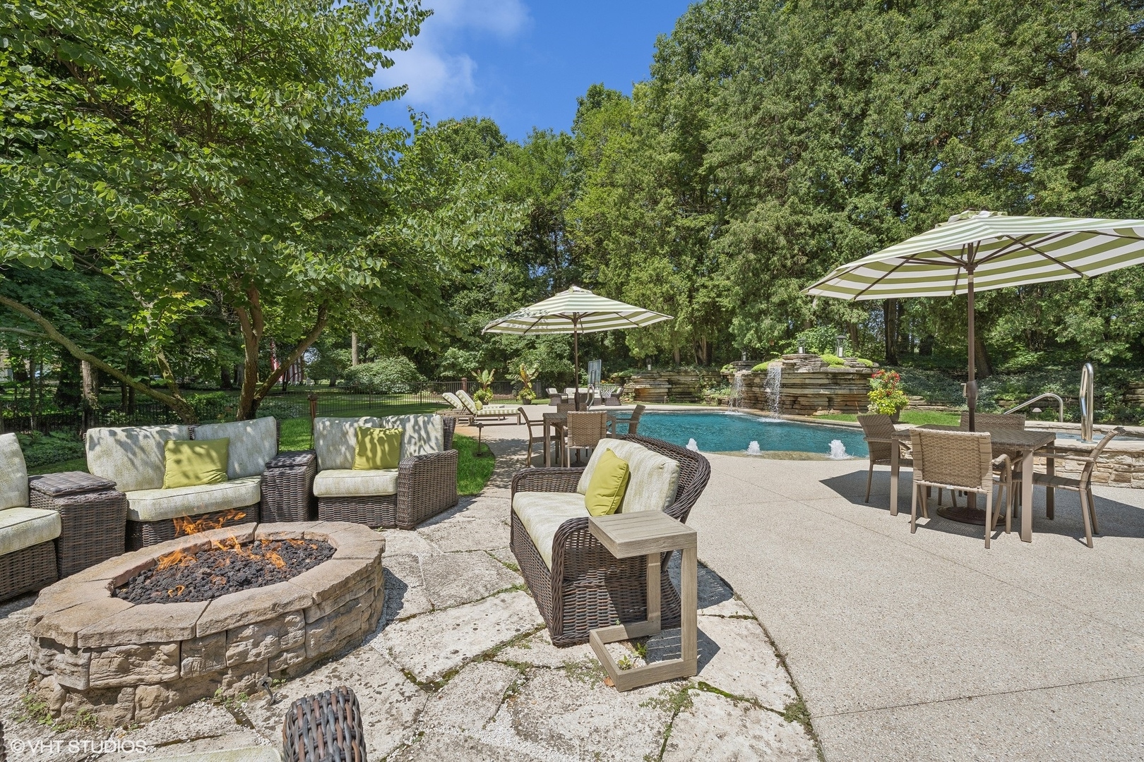 875 Country Club Road Property Photo 16