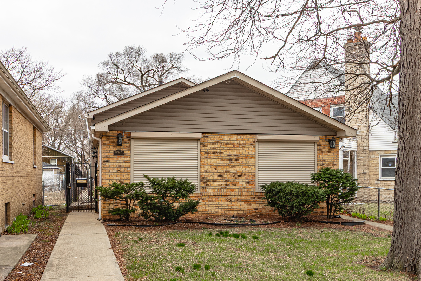 7740 S Paxton Avenue Property Photo