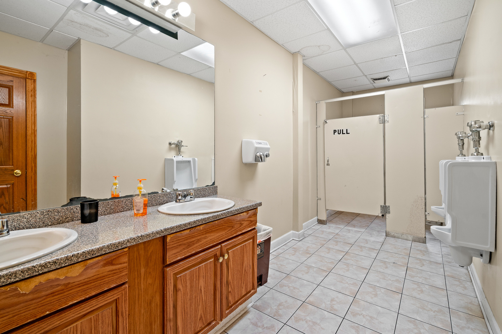 5844 N Milwaukee Avenue Property Photo 7