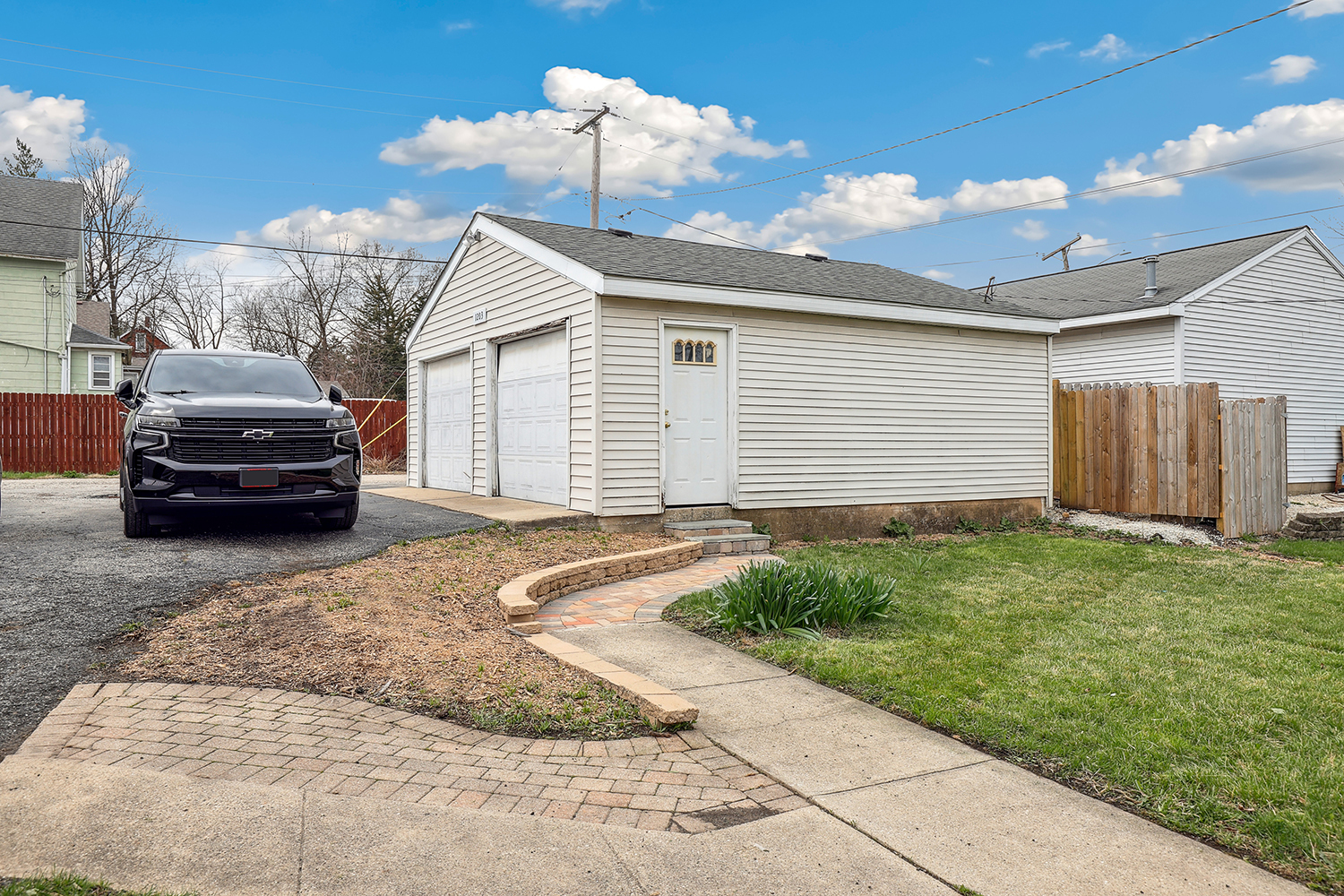 1203 N Broadway Street Property Photo 15
