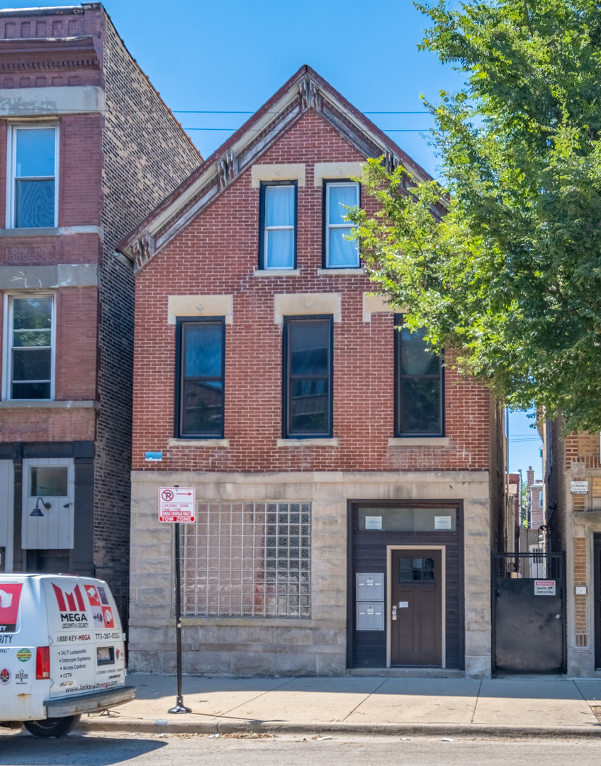 1534 N Western Avenue Property Photo 1