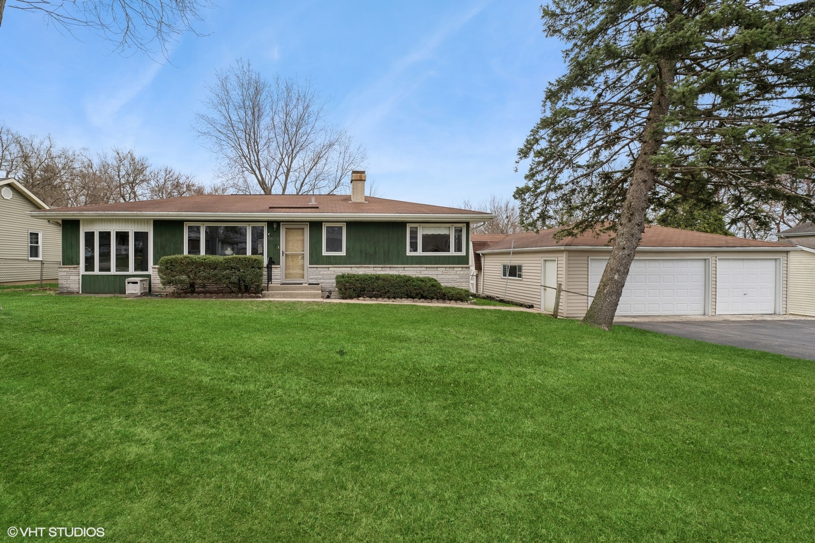 7 Lakewood Drive