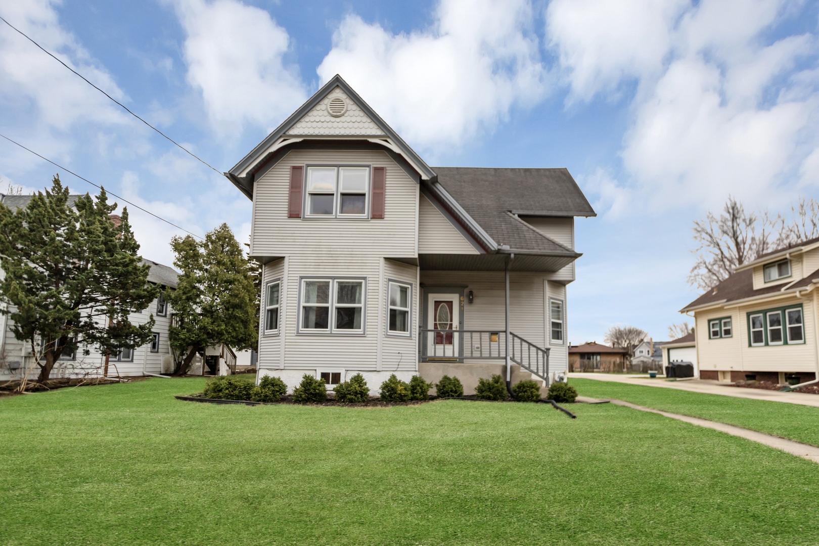621 Willow Street Property Photo