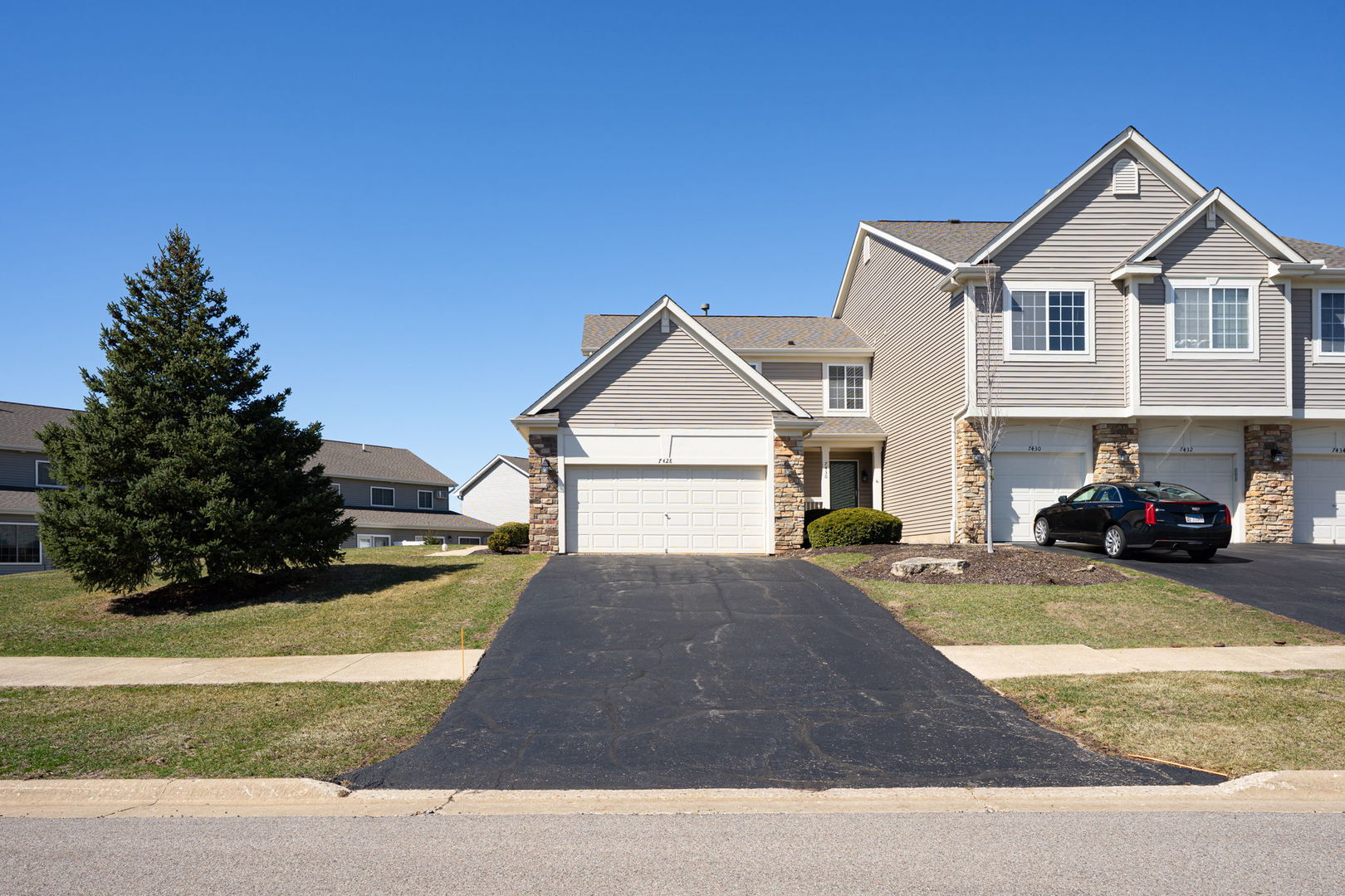 7428 Thomas Drive Property Photo