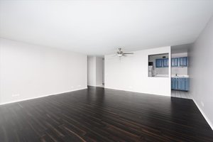 4343 N Clarendon Avenue 1113 Property Photo 3