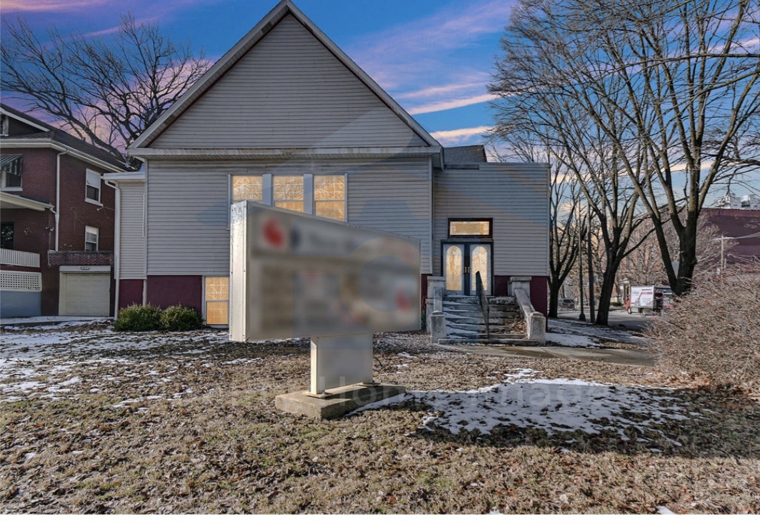 9900 S Prospect Avenue Property Photo 1