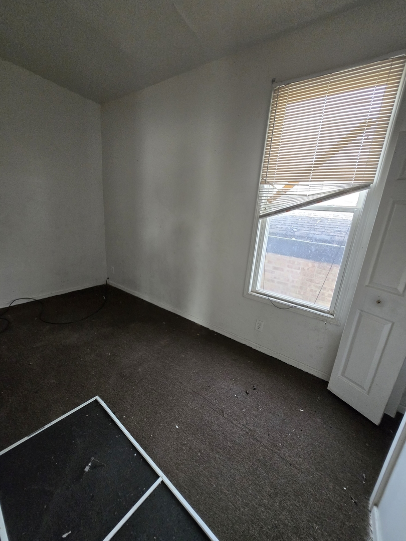 10616 S Lafayette Avenue Property Photo 2