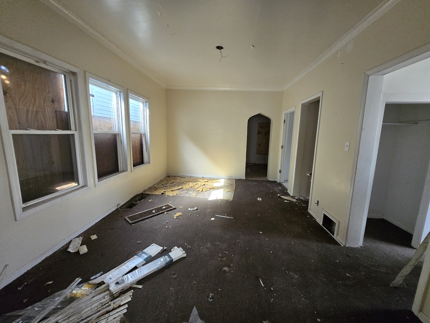 10616 S Lafayette Avenue Property Photo 7