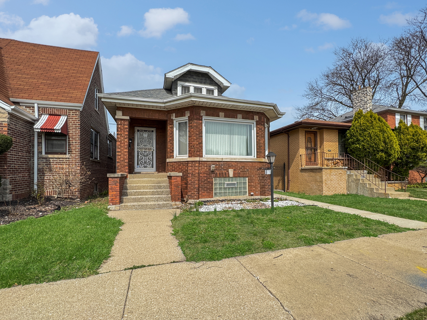 608 W 107th Street Property Photo 1