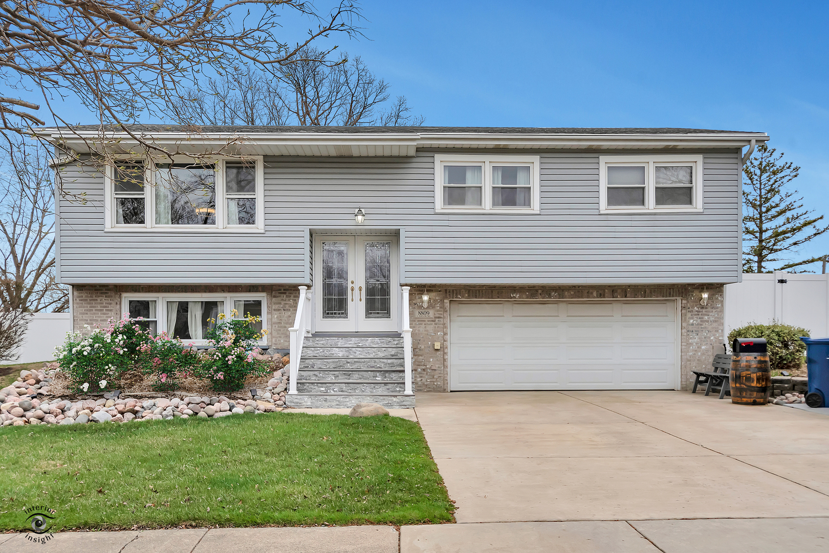 8809 Willow Road Property Photo