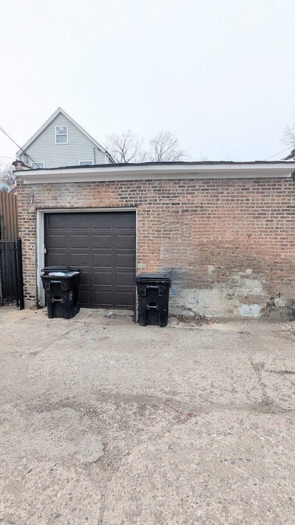 4805 S Elizabeth Street Property Photo 4