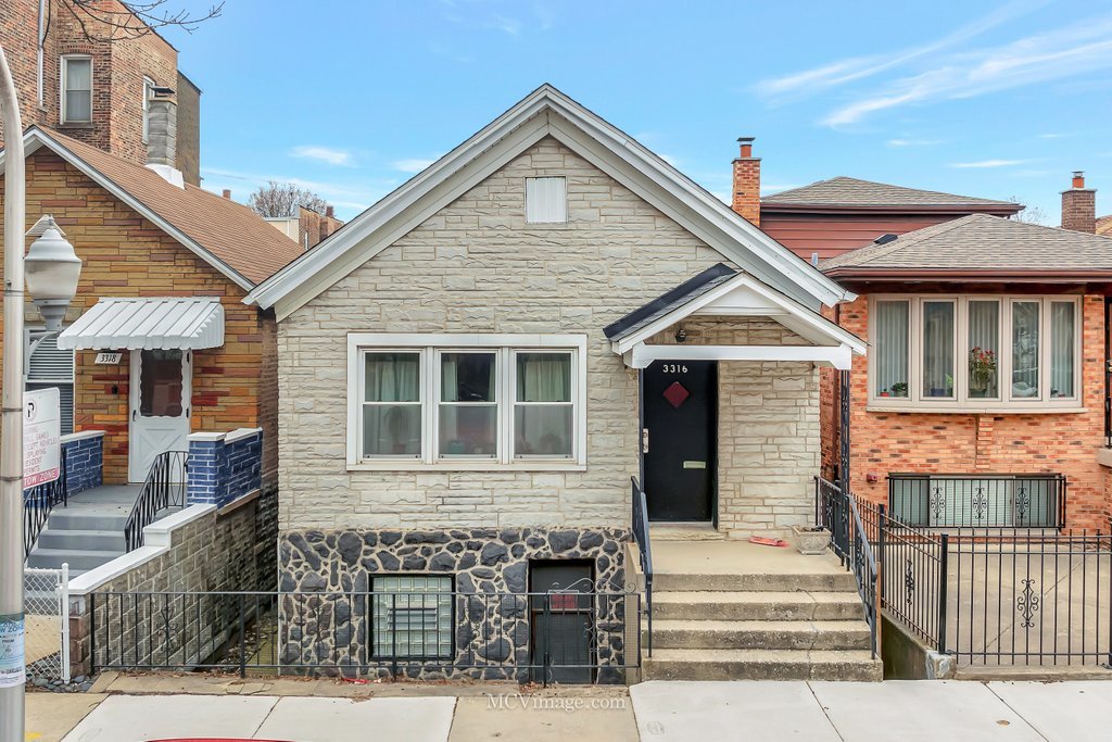 3316 S Union Avenue Property Photo 1