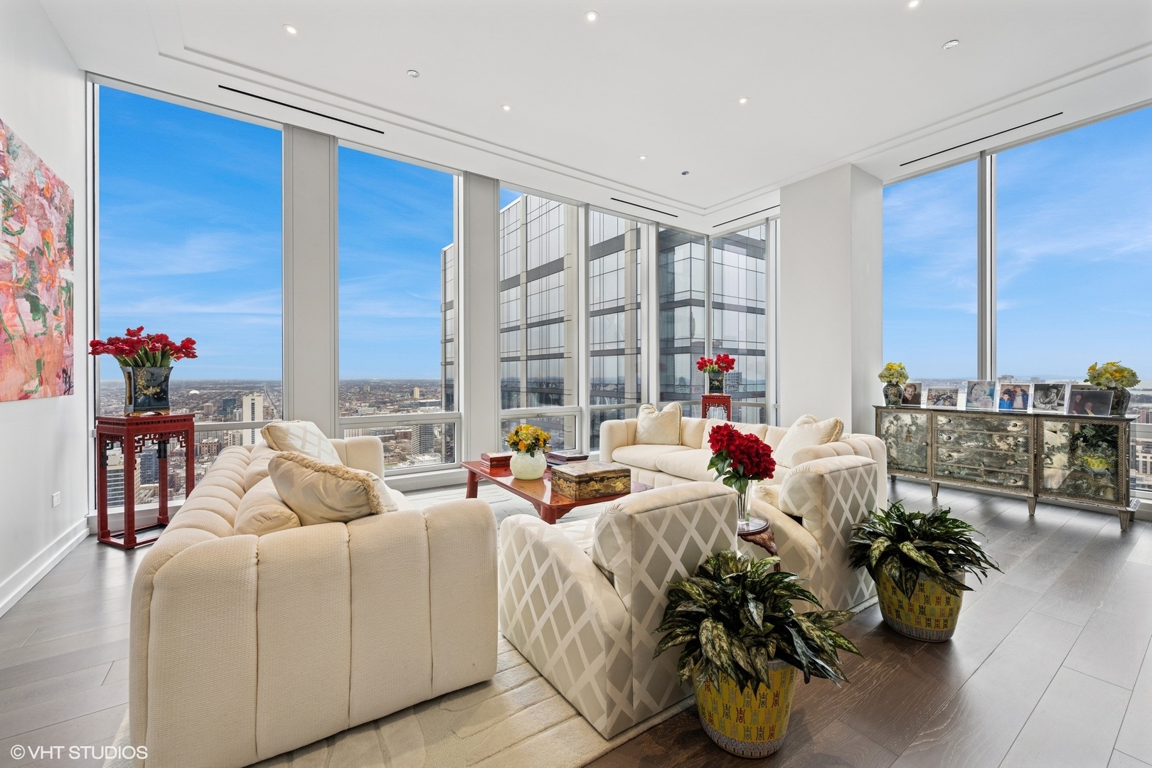 14 W Superior Street 4403 Property Photo 3