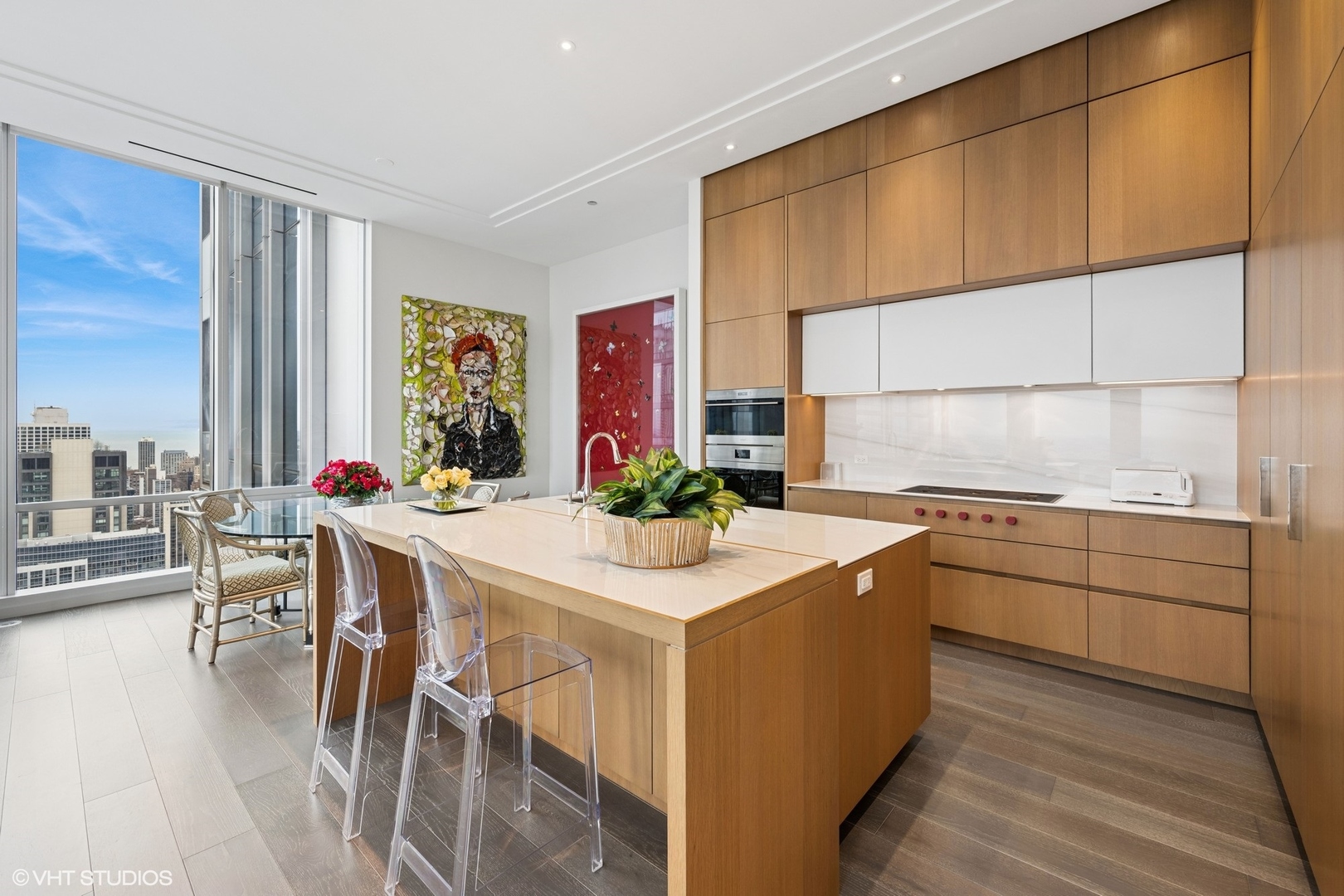 14 W Superior Street 4403 Property Photo 7