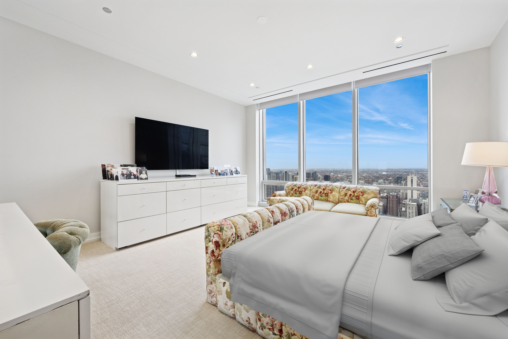 14 W Superior Street 4403 Property Photo 11