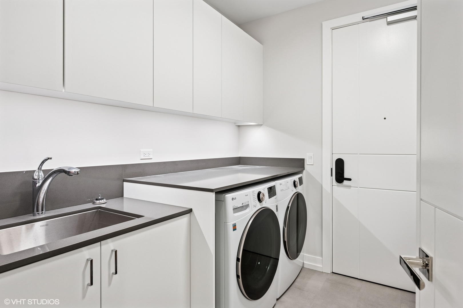 14 W Superior Street 4403 Property Photo 18